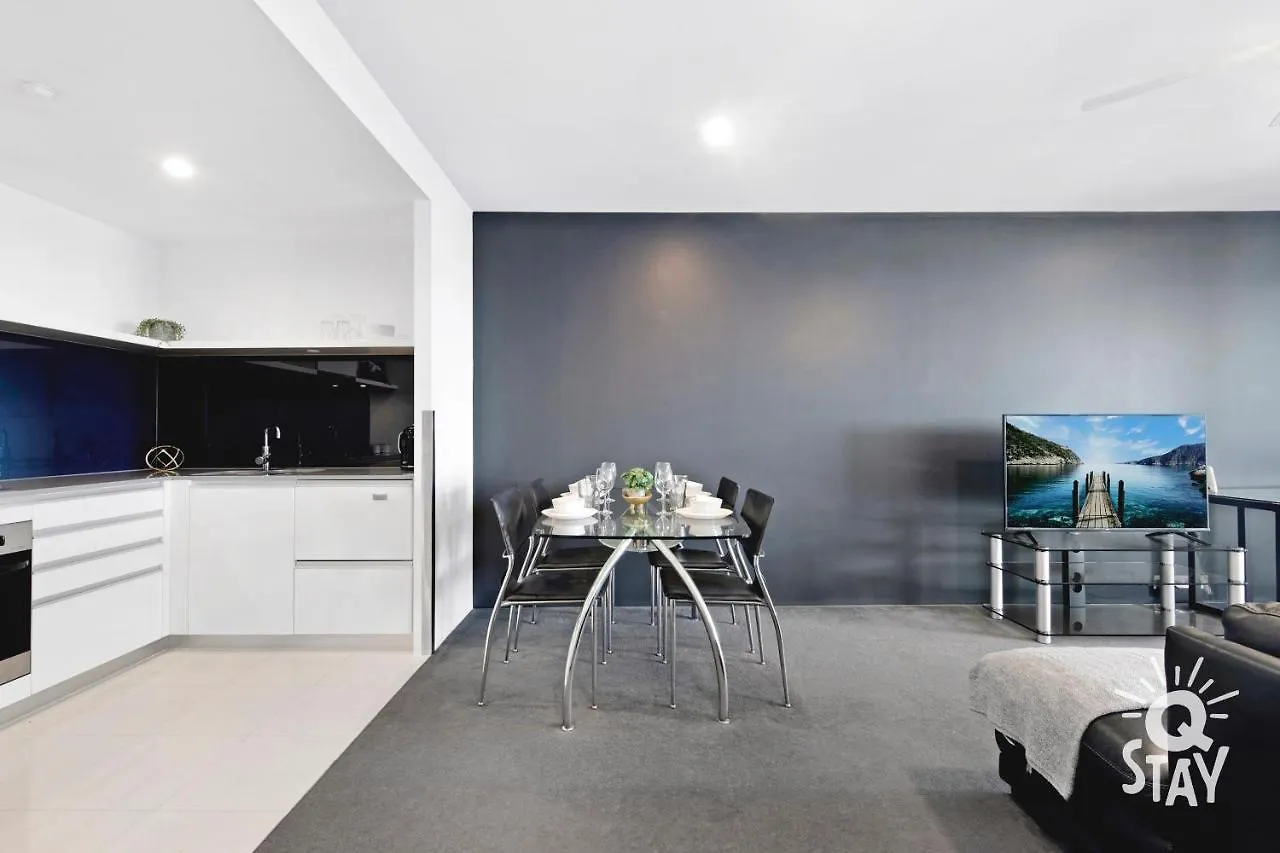 Circle On Cavill, 1 Bedroom Ocean Family Apartment Surfers Paradise Guldkusten Australien